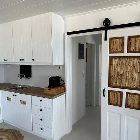 Tagoo Cruise House *